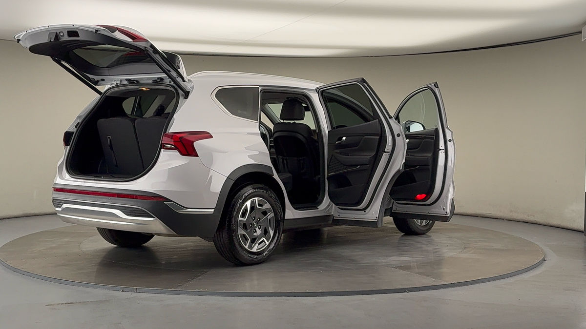 More views of Hyundai Santa Fe