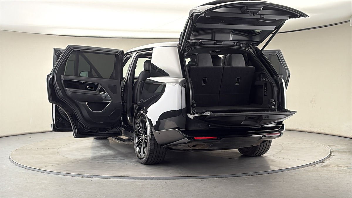 More views of Land Rover Range Rover