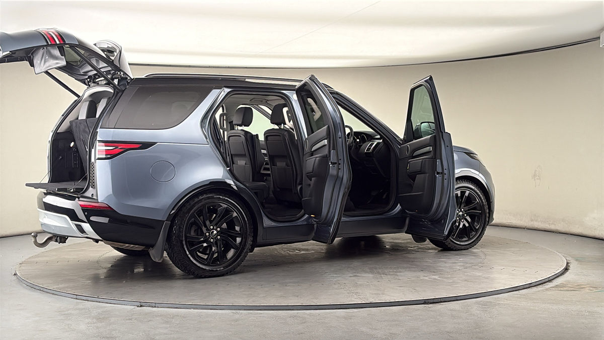 More views of Land Rover Discovery