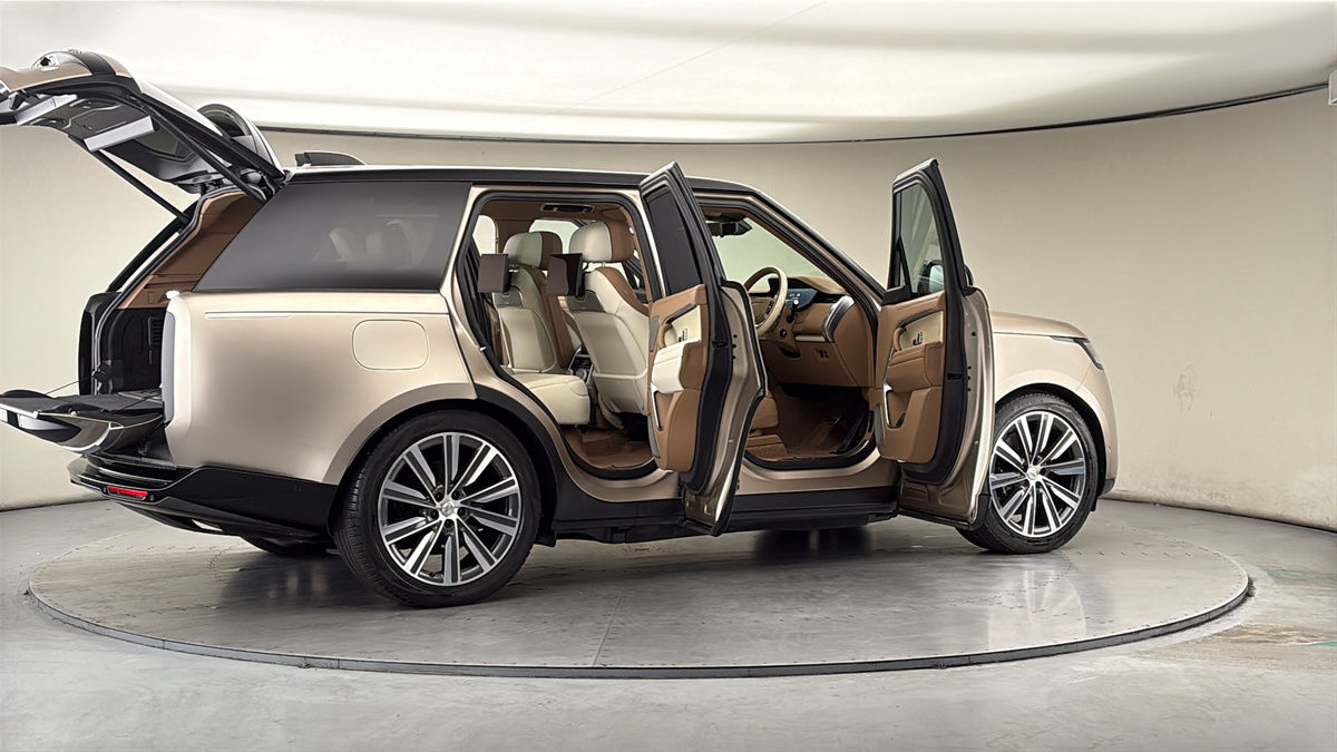 More views of Land Rover Range Rover