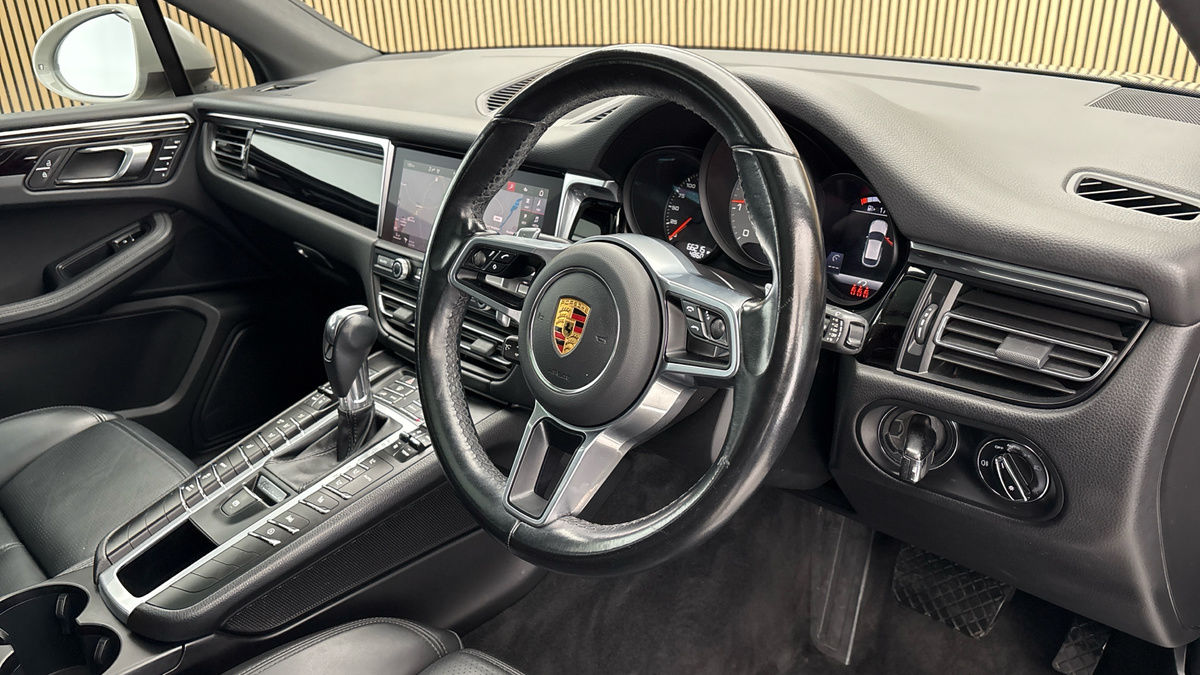 Porsche Macan Image 5