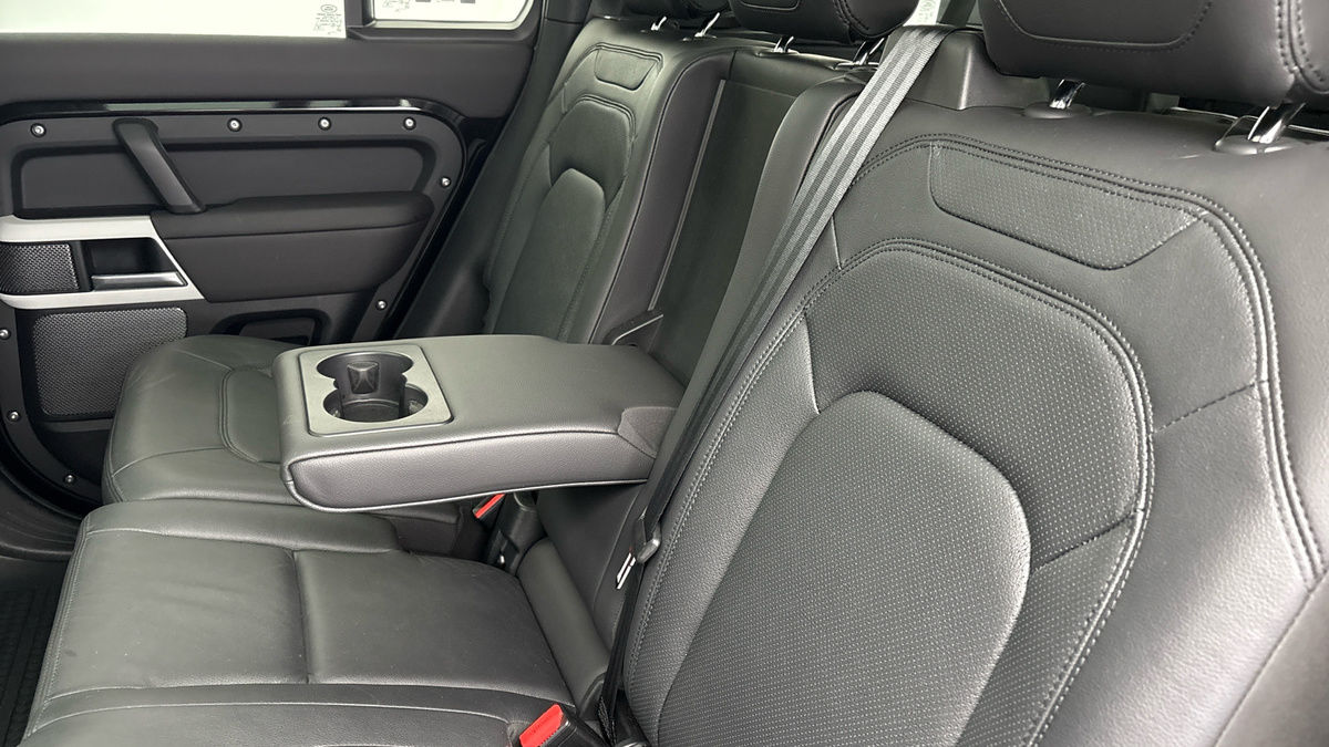 Land Rover Defender 110 Urban Image 9