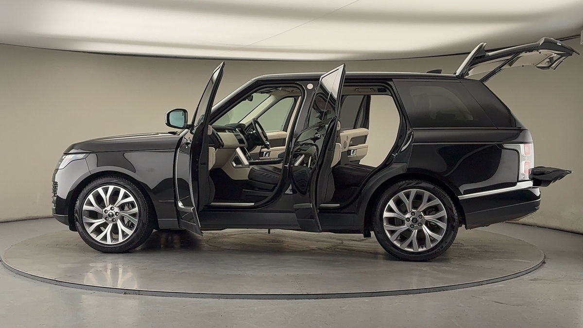 More views of Land Rover Range Rover