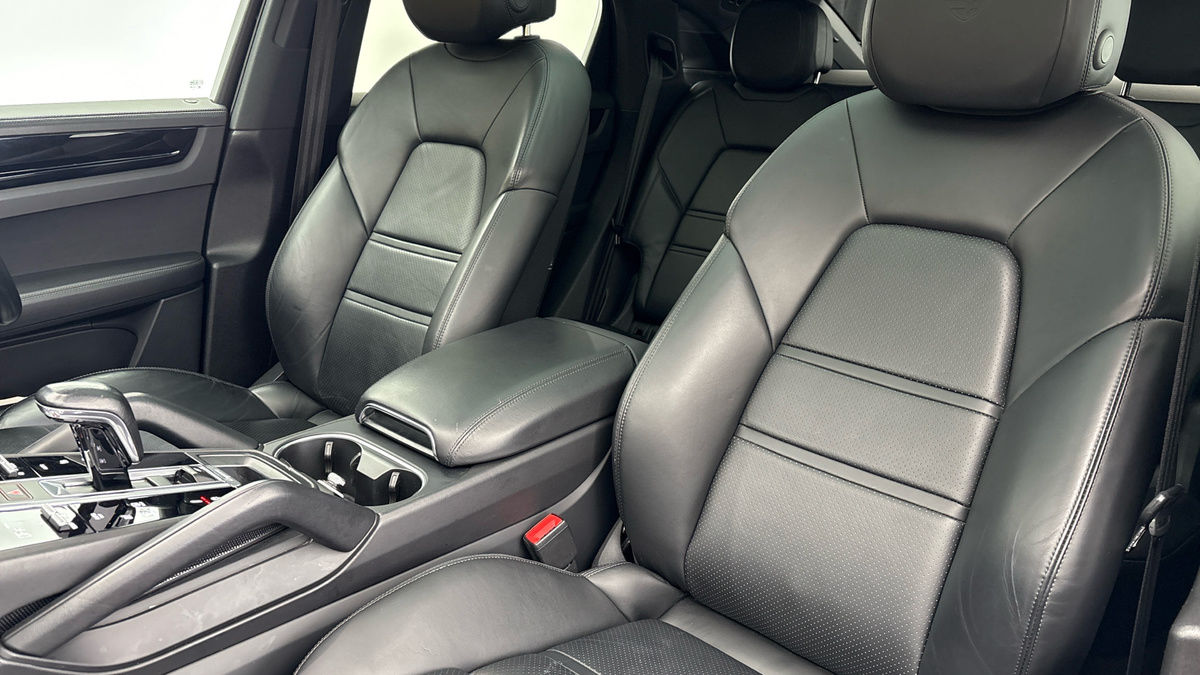 Porsche Cayenne Image 7