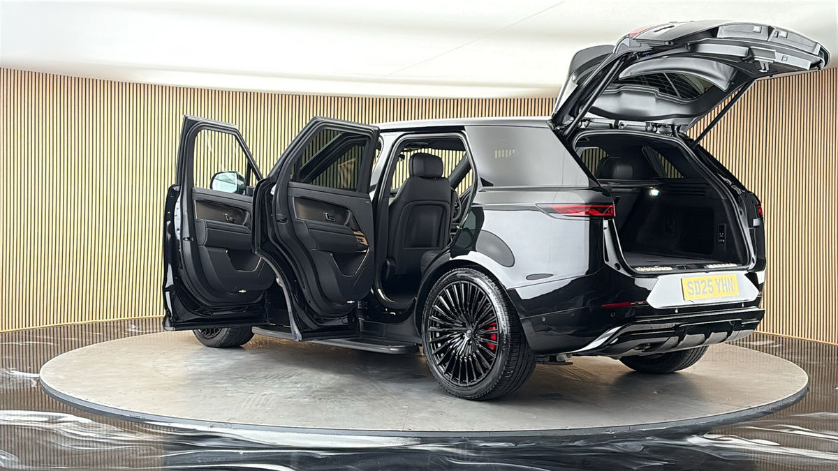 More views of Land Rover Range Rover Sport