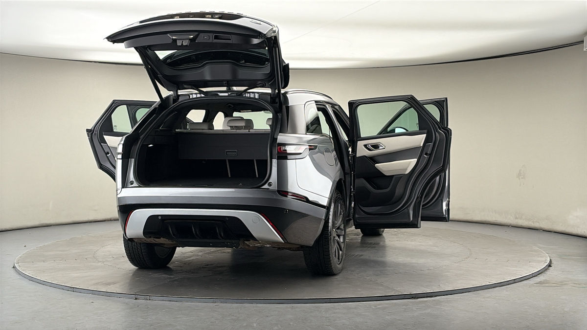 More views of Land Rover Range Rover Velar