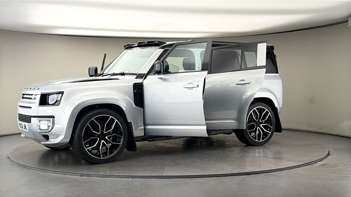 More views of Land Rover Defender 110