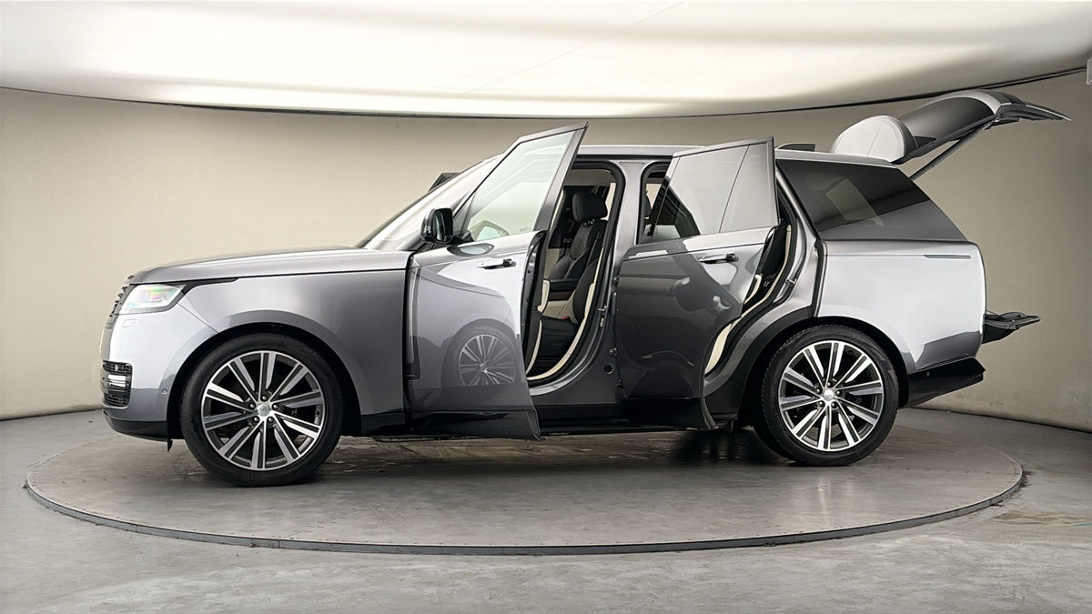 More views of Land Rover Range Rover