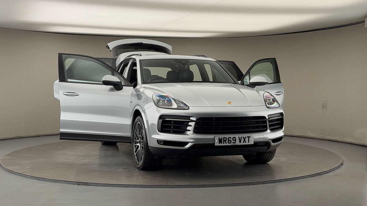 More views of Porsche Cayenne