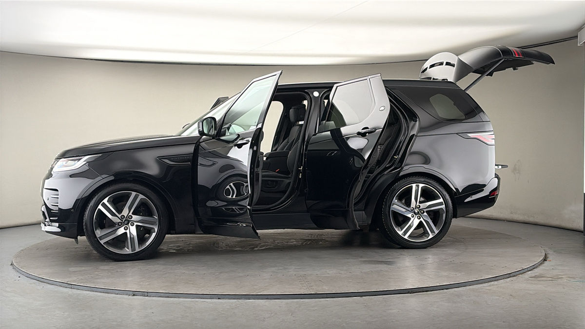 More views of Land Rover Discovery