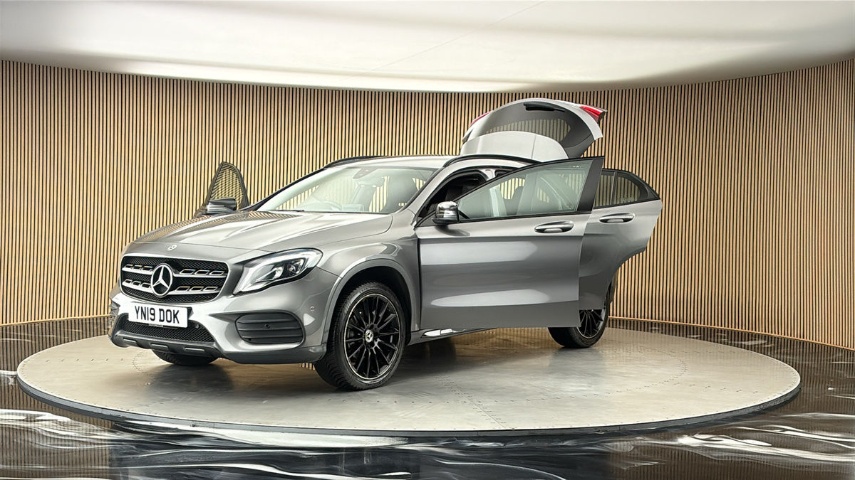 More views of Mercedes-Benz GLA