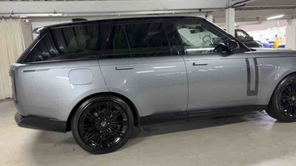 More views of Land Rover Range Rover