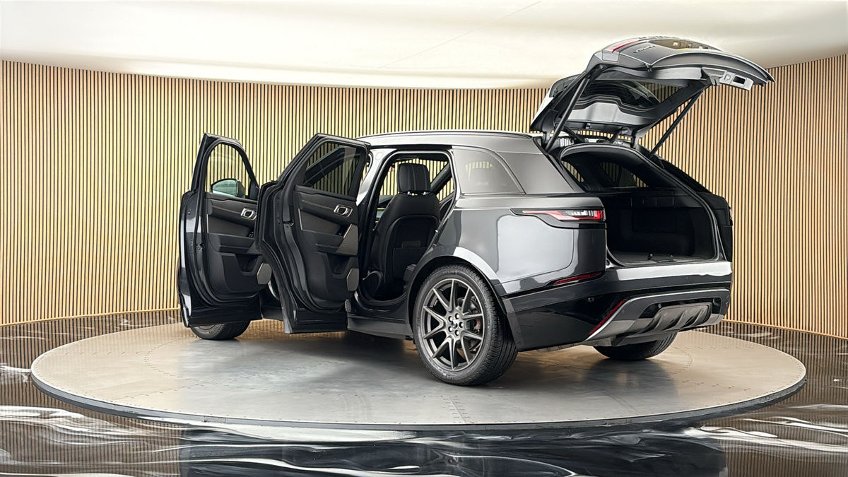 More views of Land Rover Range Rover Velar