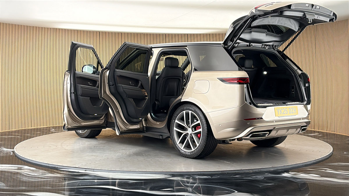 More views of Land Rover Range Rover Sport