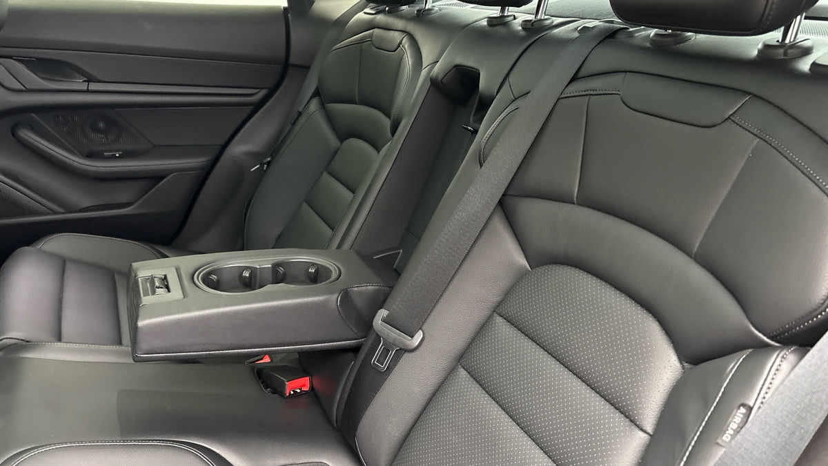 Porsche Taycan Image 9