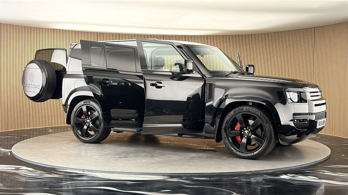 More views of Land Rover Defender 110