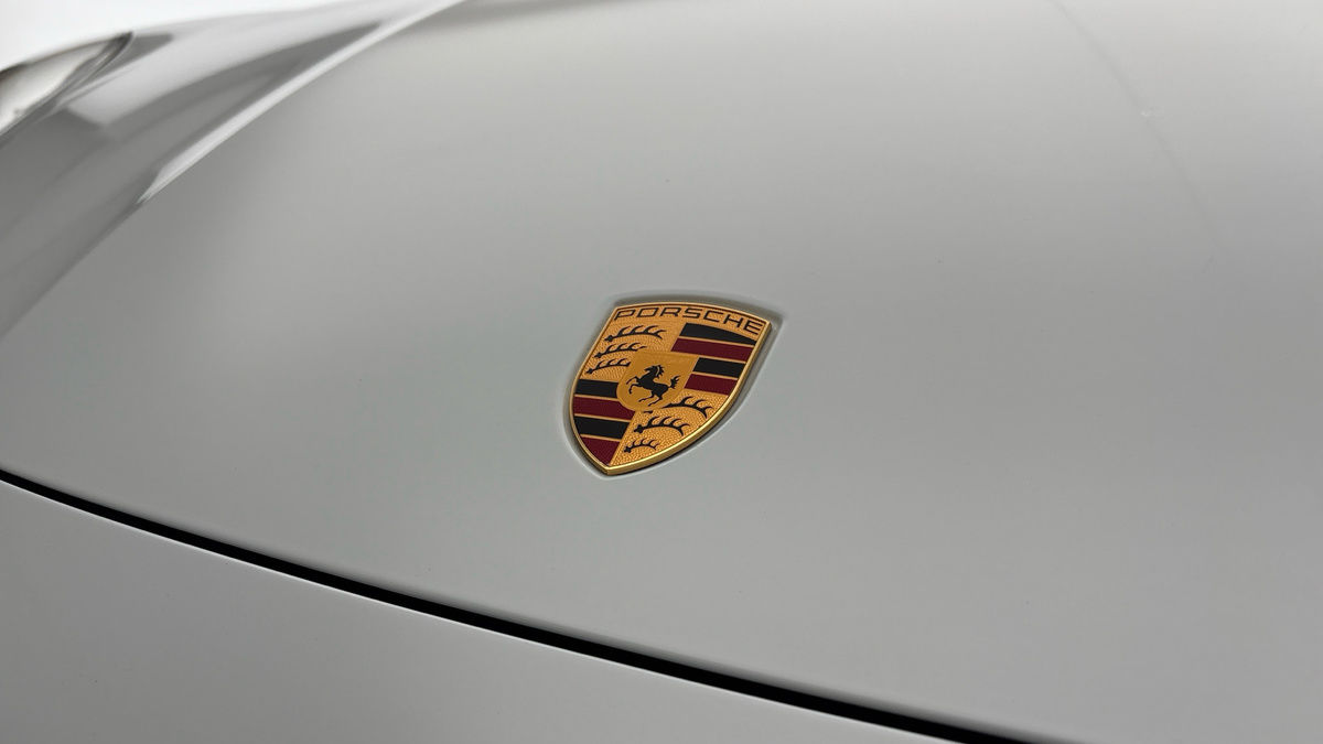 Porsche Cayenne Image 24