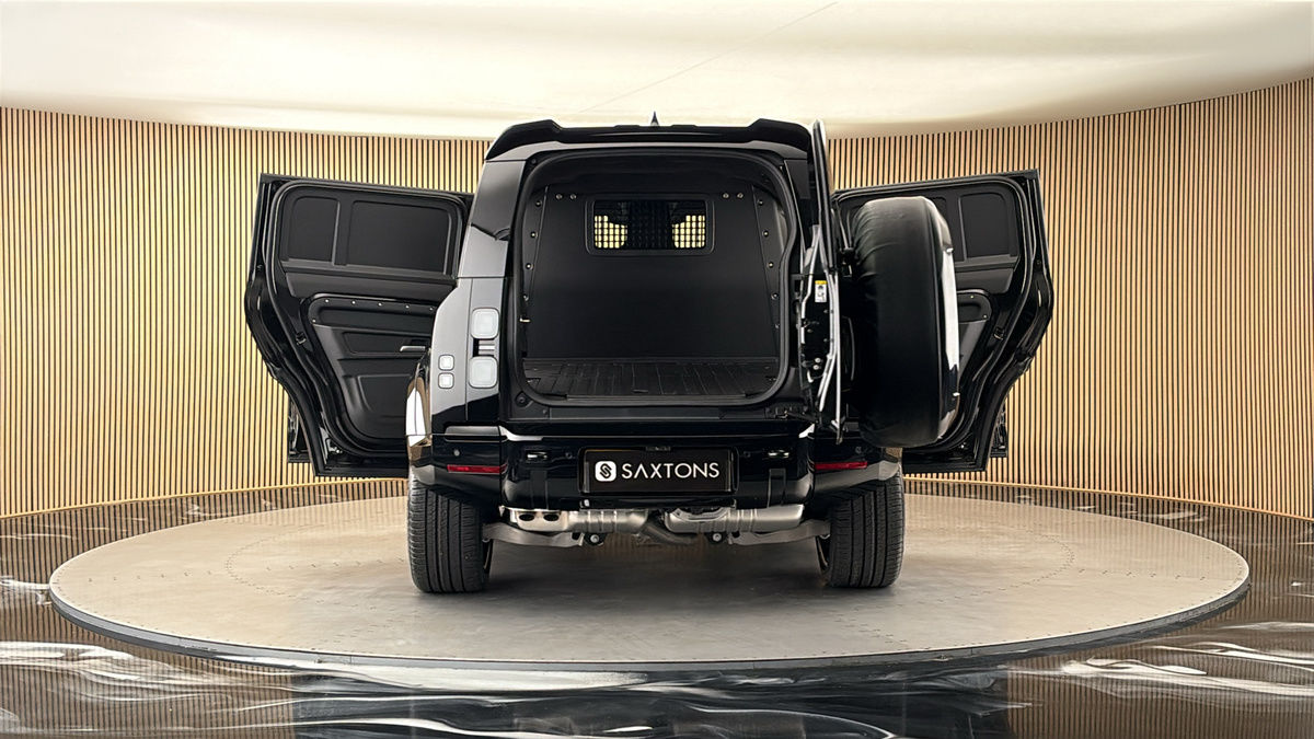 More views of Land Rover Defender 110