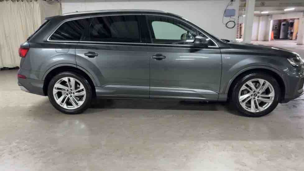 More views of Audi Q7