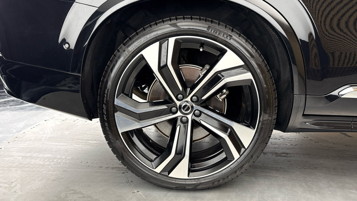 Volvo XC90 Image 10