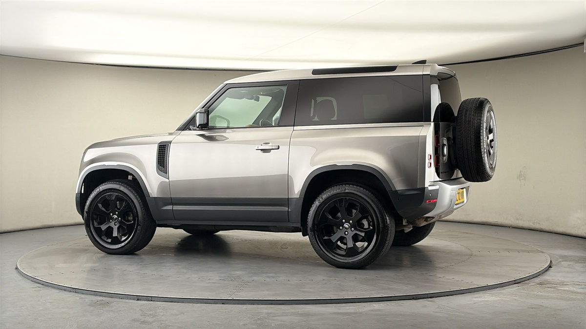 More views of Land Rover Defender 90