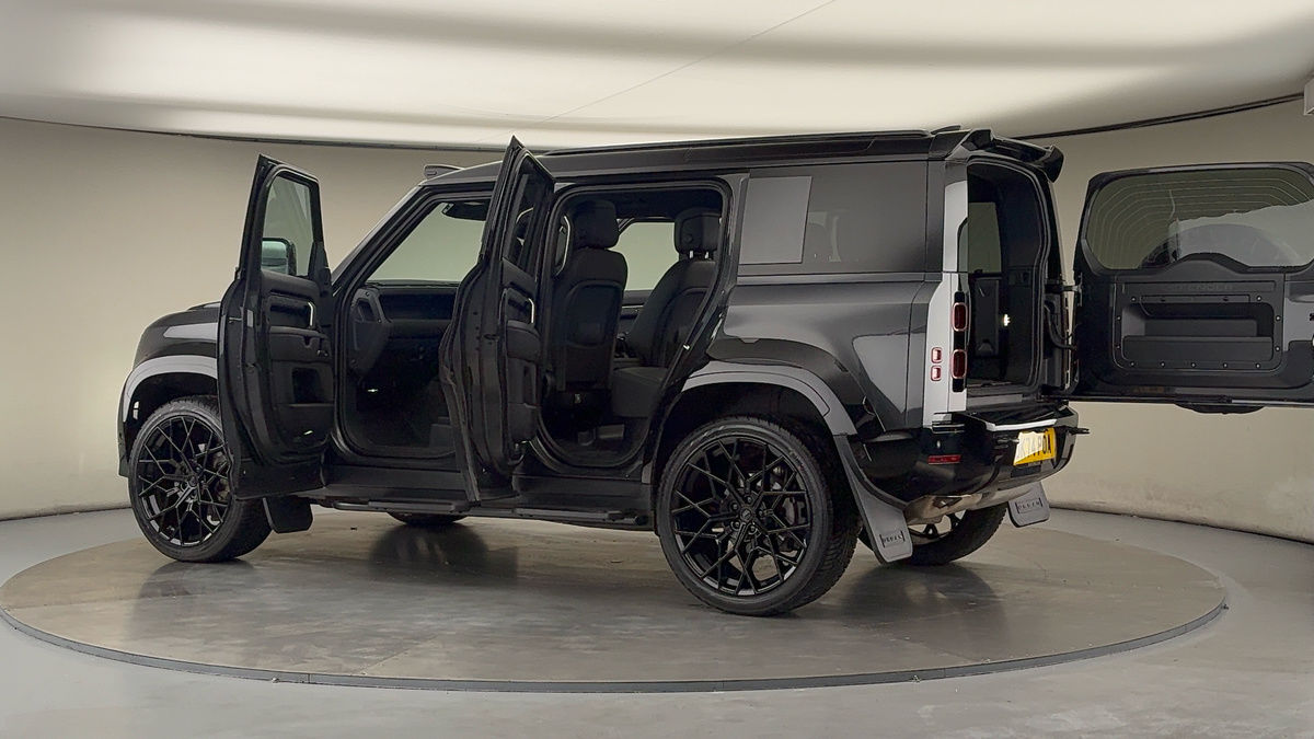 More views of Land Rover Defender 110