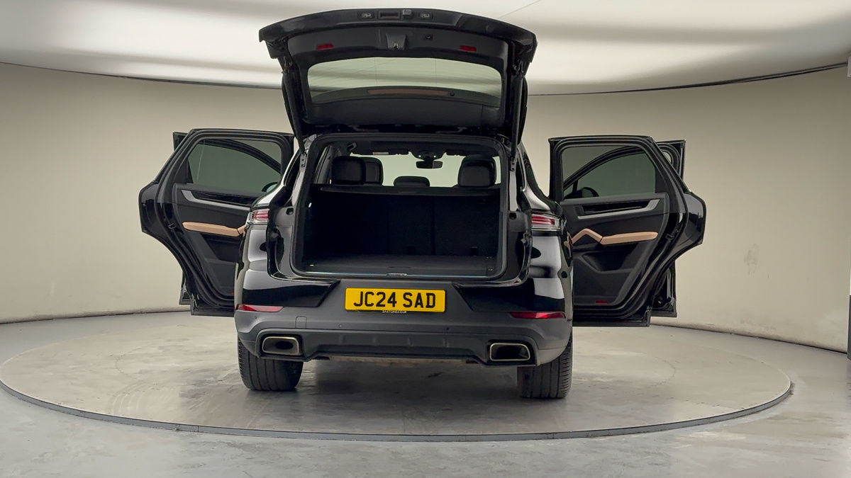 More views of Porsche Cayenne