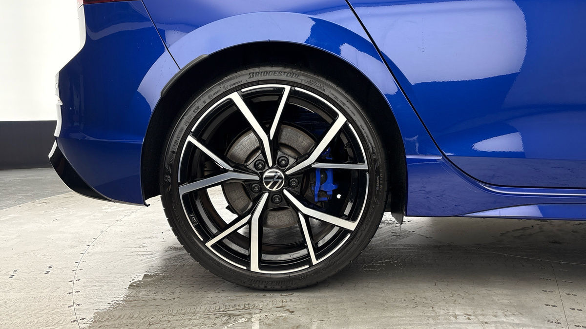 Volkswagen Golf Image 10