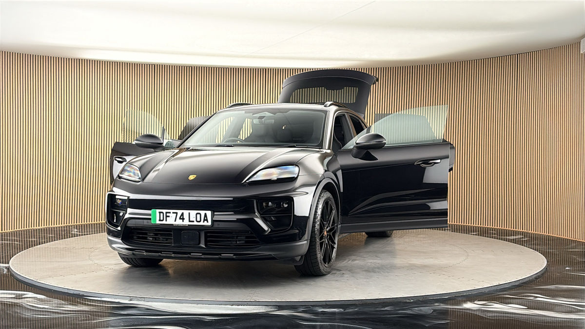 More views of Porsche Macan
