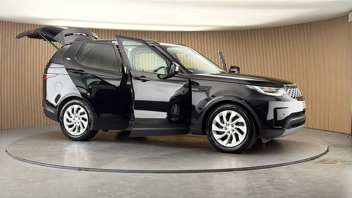 More views of Land Rover Discovery