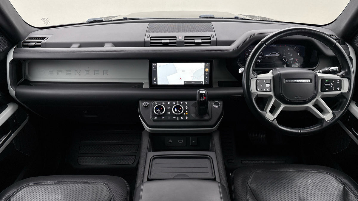 Land Rover Defender 110 Image 12