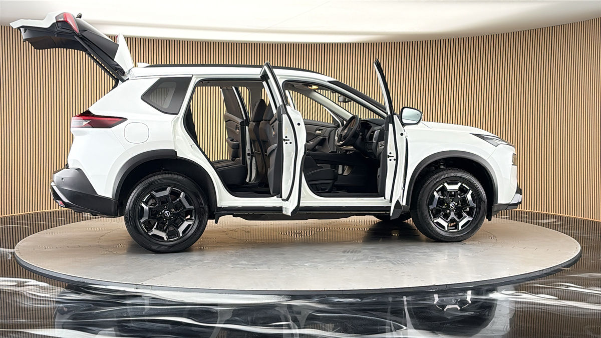 More views of Nissan X-Trail