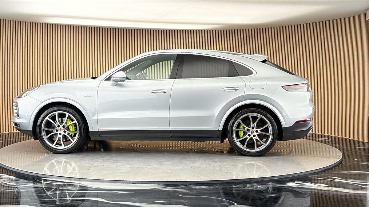 More views of Porsche Cayenne
