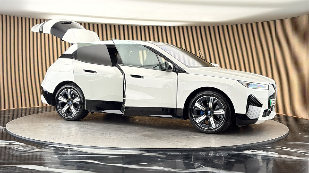 More views of BMW iX
