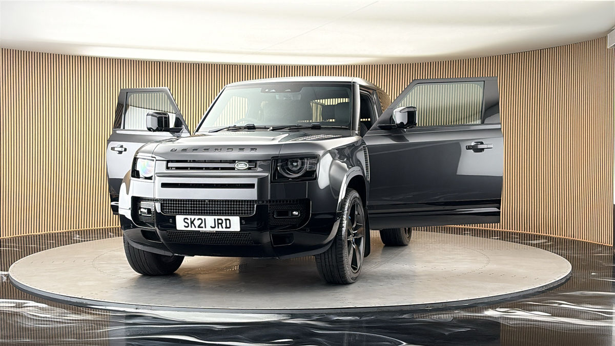 More views of Land Rover Defender 90