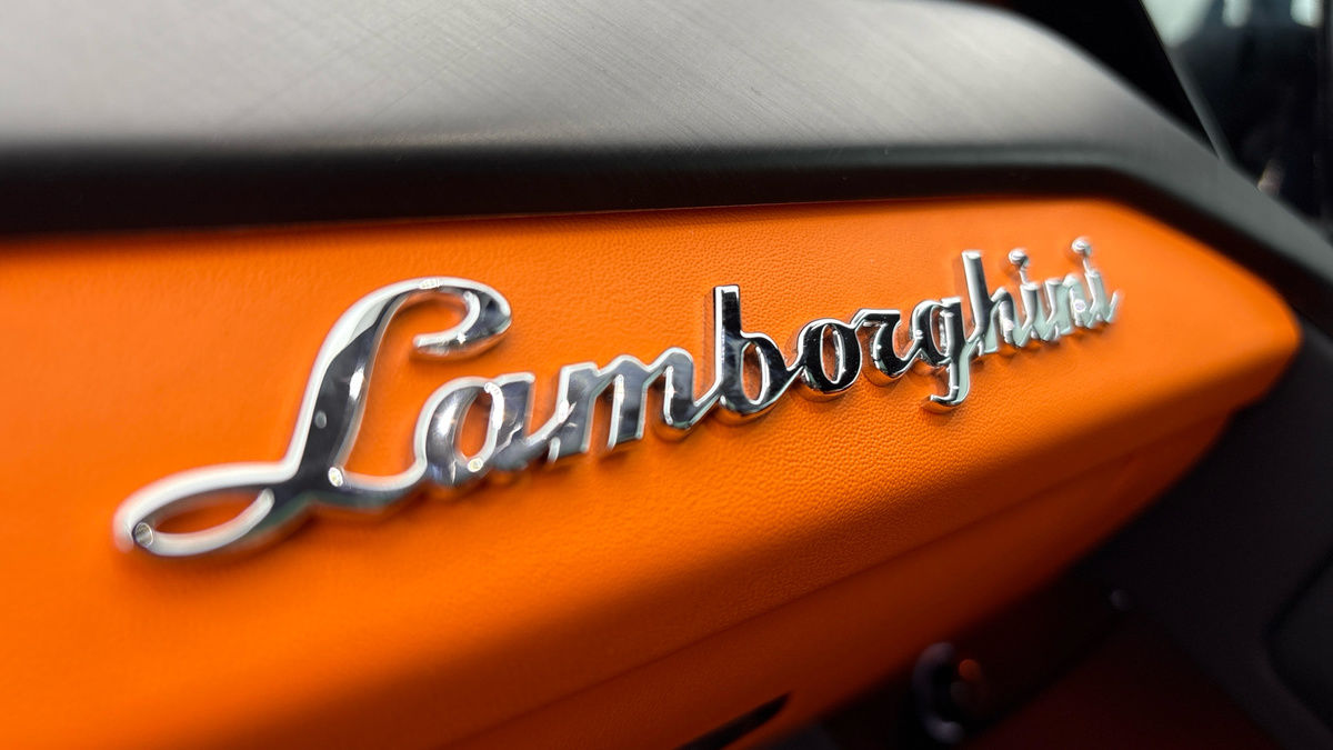 Lamborghini Urus Image 31