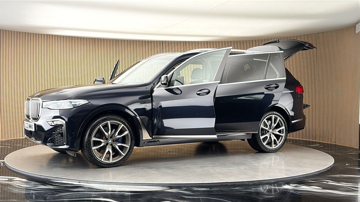 More views of BMW X7