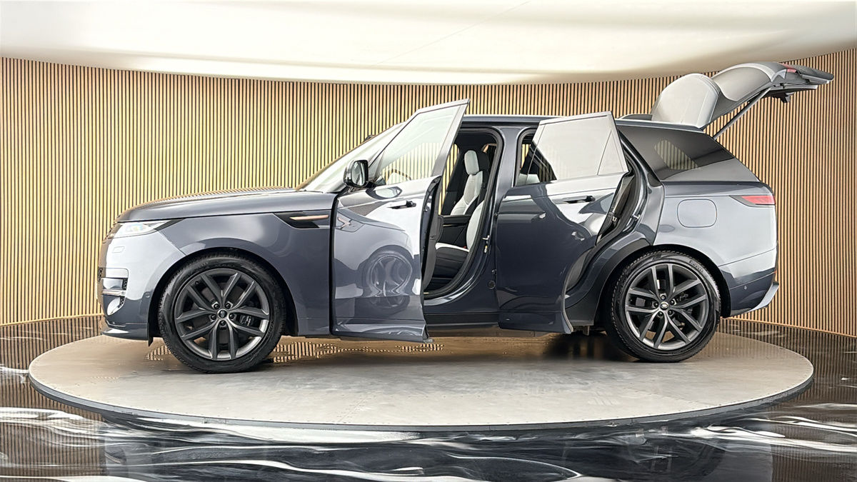 More views of Land Rover Range Rover Sport