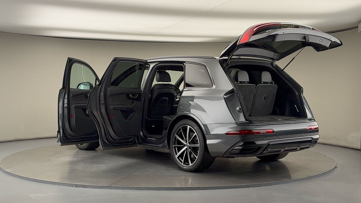 More views of Audi Q7