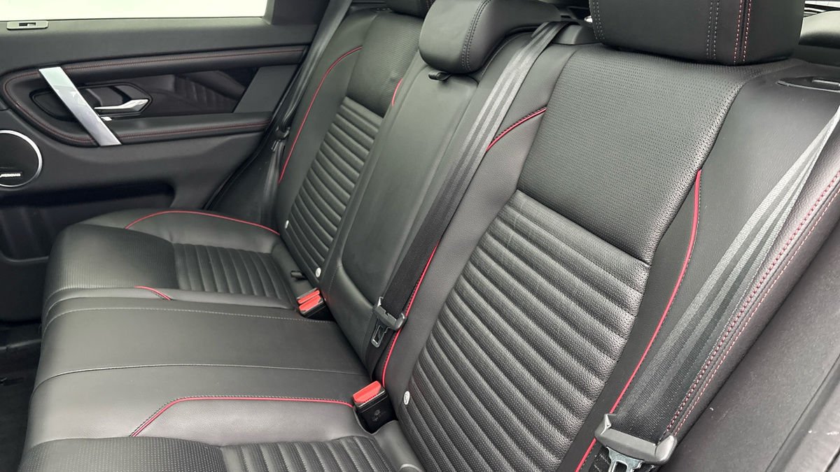 Land Rover Discovery Sport Image 8