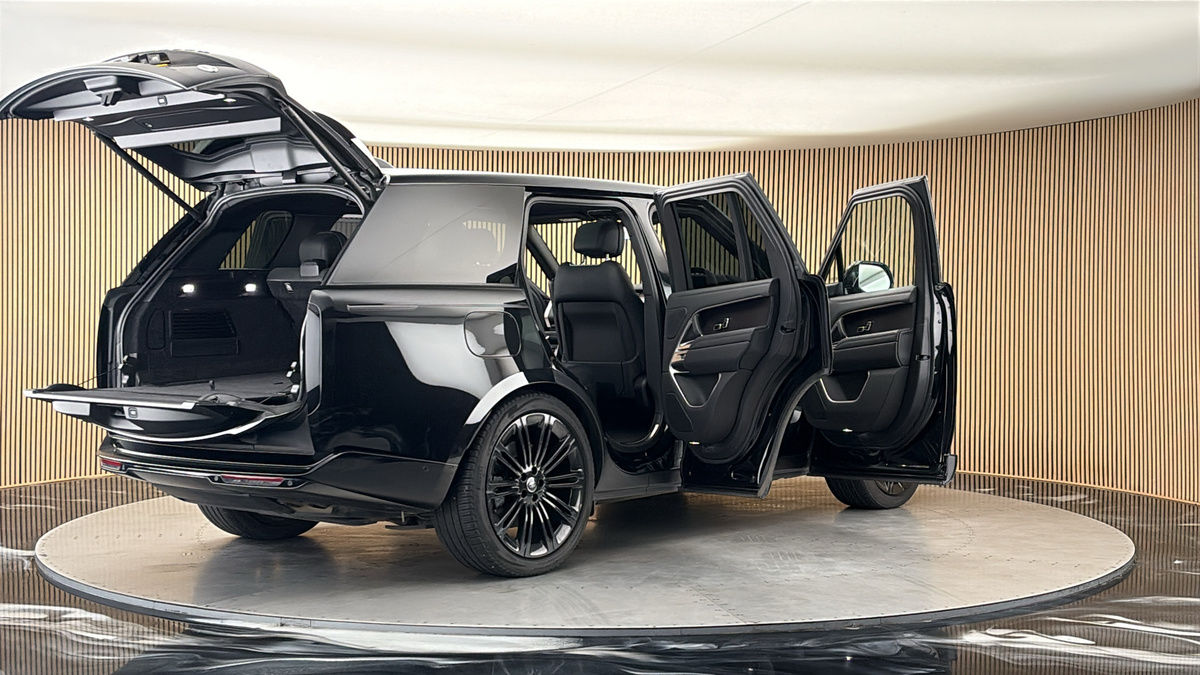 More views of Land Rover Range Rover