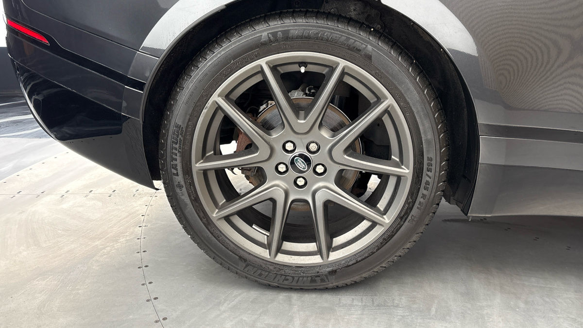 Land Rover Range Rover Velar Image 10