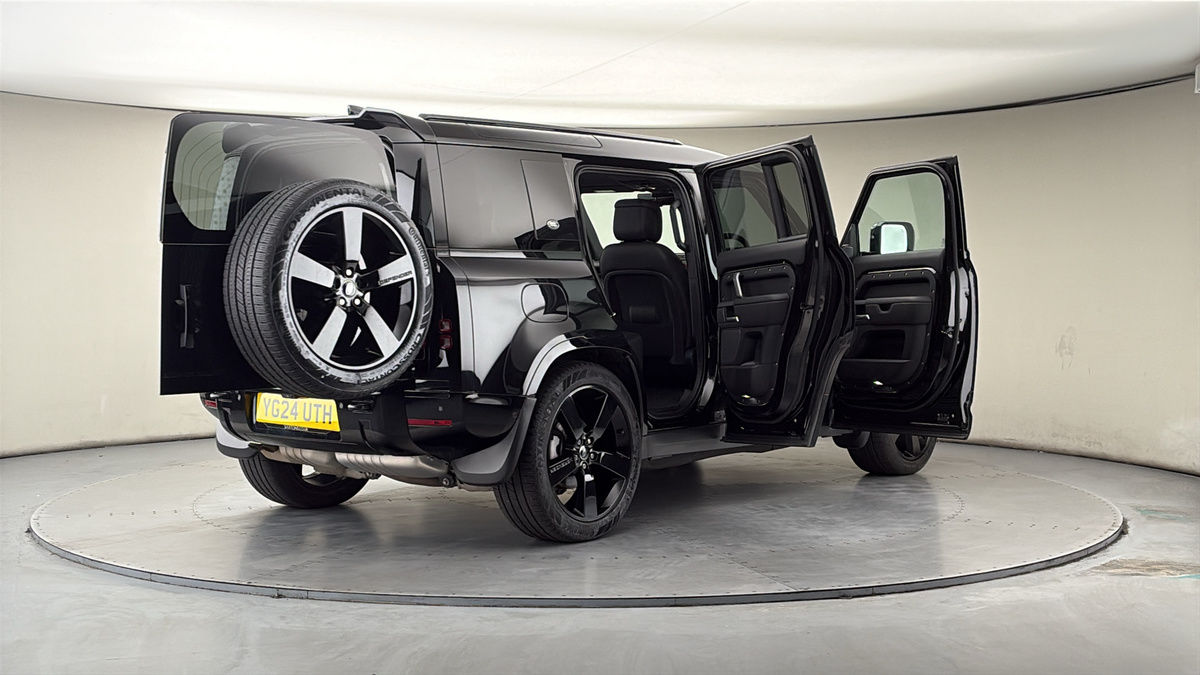 More views of Land Rover Defender 110