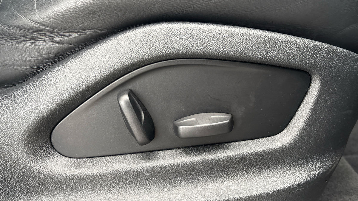 Porsche Cayenne Image 28