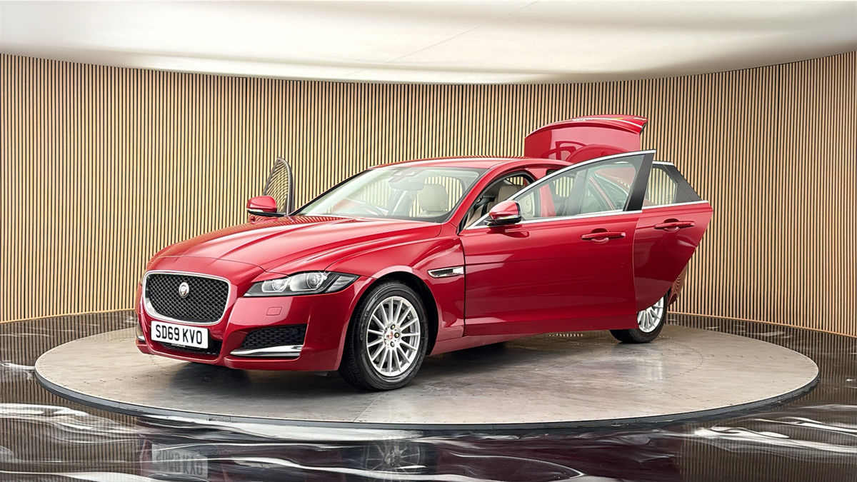 Jaguar XF Image 22