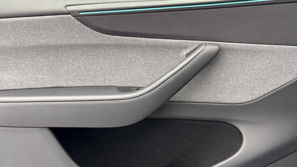 Tesla Model Y Image 19
