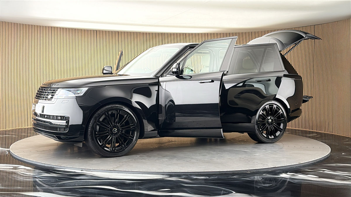 More views of Land Rover Range Rover