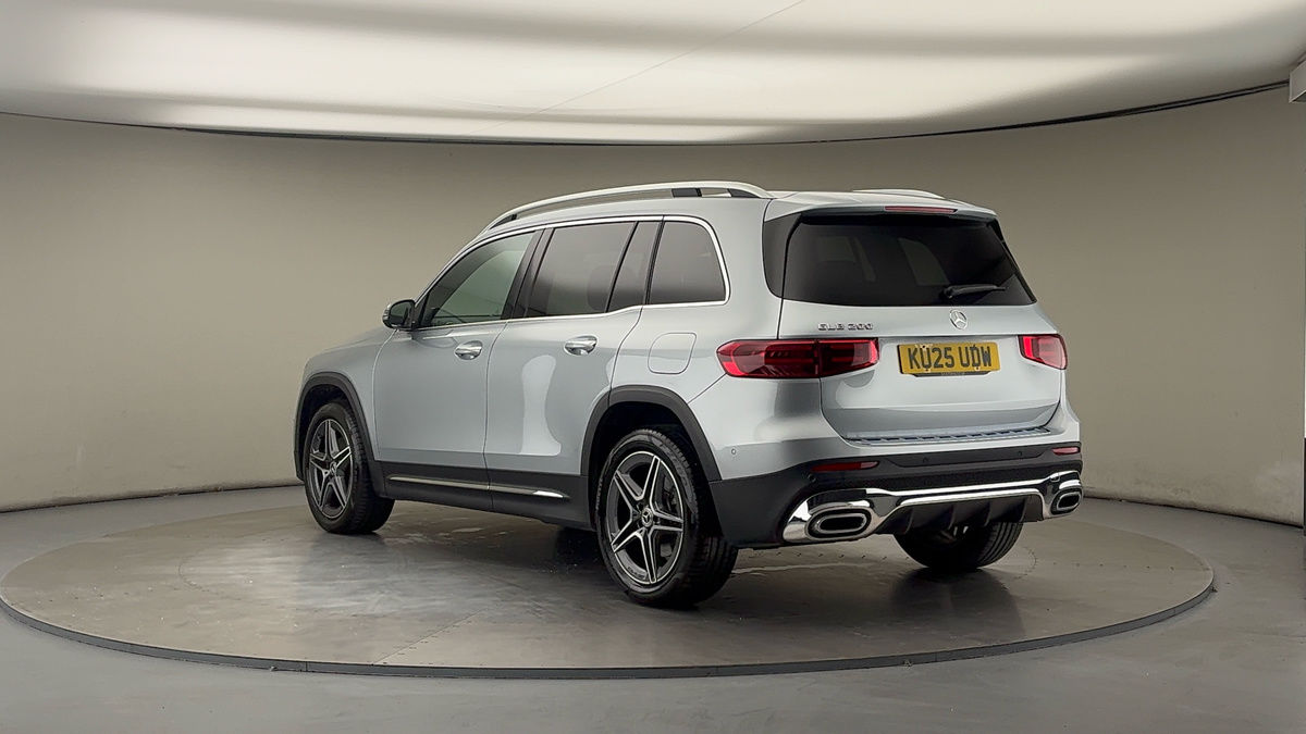 Mercedes-Benz GLB Image 2