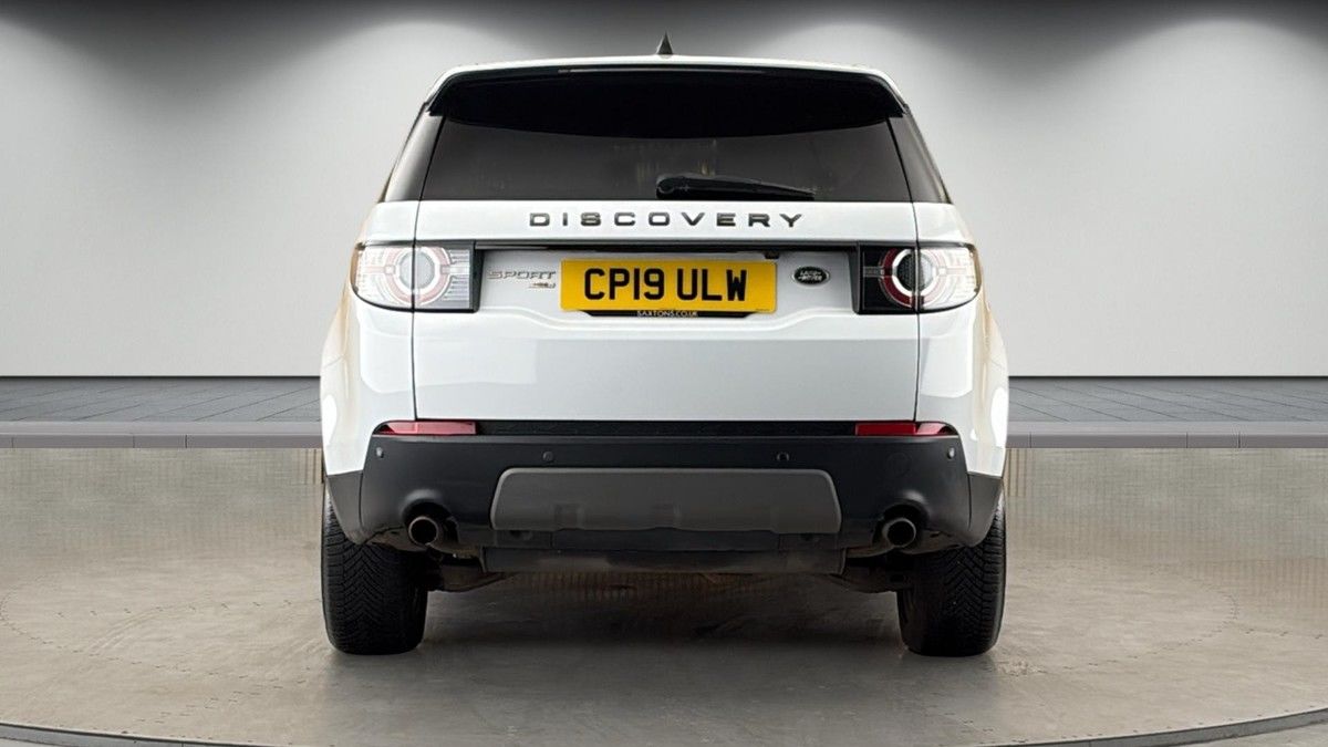 Land Rover Discovery Sport Image 4