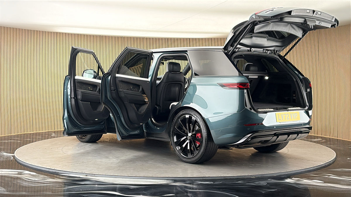 More views of Land Rover Range Rover Sport
